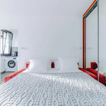 Apartman Perfect Living-staying In - Sun & Eiffel Tower