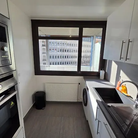 Perfect Living-staying In - Sun & Eiffel Tower Apartman