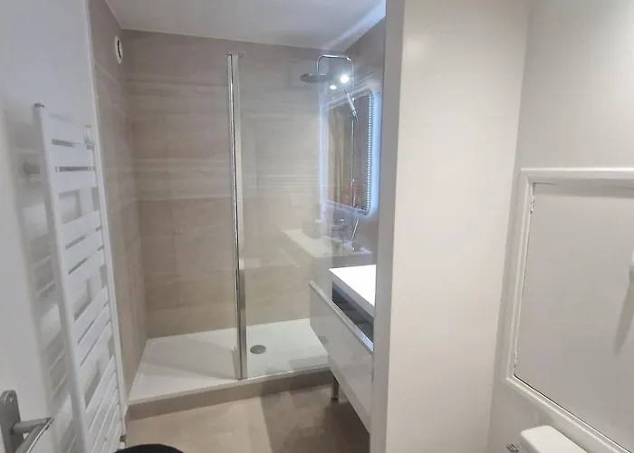 شقة Large With Terrace And Sun - Eiffel Tower