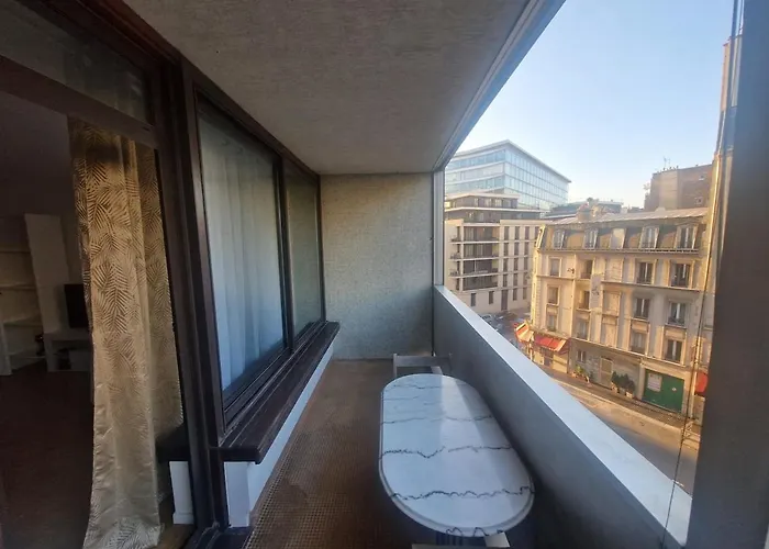 Large With Terrace And Sun - Eiffel Tower * باريس