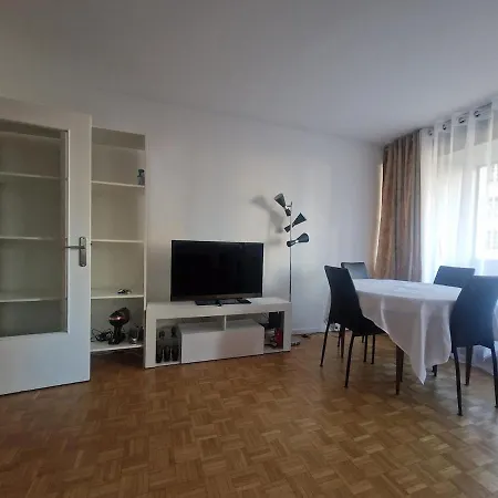 Daire Perfect Living-staying In - Sun & Eiffel Tower *